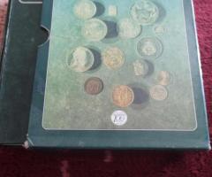 Два каталога за световни монети луксозно издание - 4