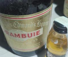 На Вашето внимание една колекционерска бутилка от 1970г. - 5