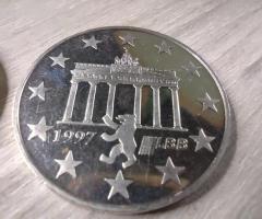 Лот от две  възпоменателни  монети - 5