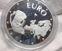 На Вашето внимание предлагаме монета от 1998г.с номинал 10 000 лева - 5