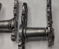 Два броя държачи за пистолет или пушка за стена - 10