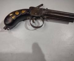 Много стара реплика на шест цевен капсулен  пистолет. - 6
