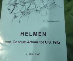 Малък справочник за военни каски