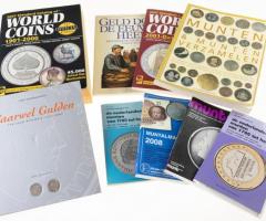 Партида от каталози и справочници за монети от цял свят