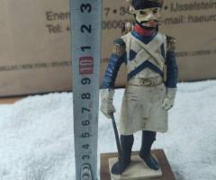 Статуетка на офицер от битката при Ватерло 15см.