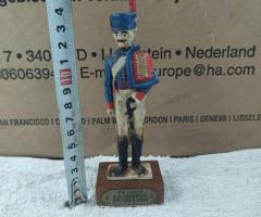 SOLDADO Статуетка на офицер от битката при Ватерло 15см.