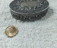 Много изящна маркирана сребърна кутийка с произход Германия