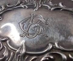 Много изящна маркирана сребърна кутийка с произход Германия - 4