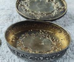 Много изящна маркирана сребърна кутийка с произход Германия - 5