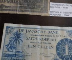 Пано с 12 стари  банкноти - 6