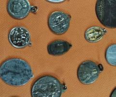 Лот: 64бр религиозни медали. - 3